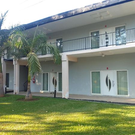 Aparthotel Vapour Lounge Lusaka Exterior foto